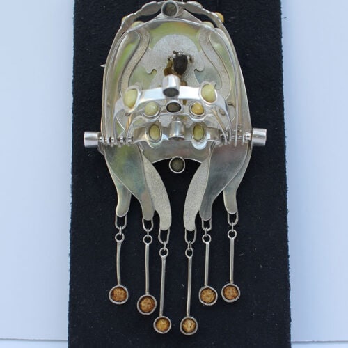 Custodia - Ana Castelán